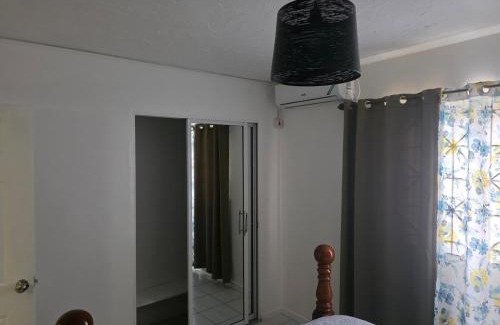 Constant Spring Apartamento | Stylish 2BR Prime Location Gated 24 7 Secure