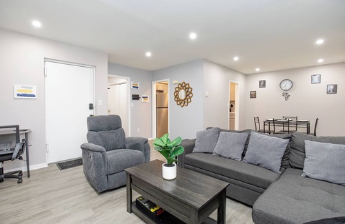 East Orange Casa | Stylish 2BR, Unit 2, Smart Lock, Yard, Laundry