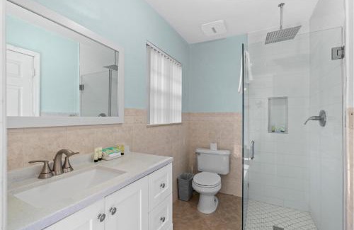 Downtown Fort Lauderdale Casa | Stylish 2BR Villa full kitchen 10 mins from Beach