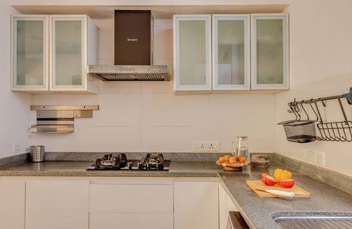 Reis Magos Apartamento | Stylish 2BR w Pool Near Candolim and Coco Beach