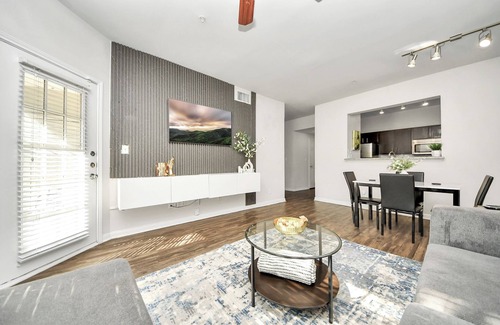 South Central Houston Apartamento | Stylish 3 Bd W/ Pool & Gym NRG Rodeo HTX Med Centr