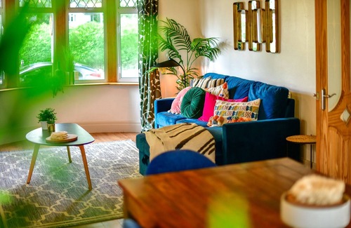 Roath Casa | Stylish 3 bed central home with parking!