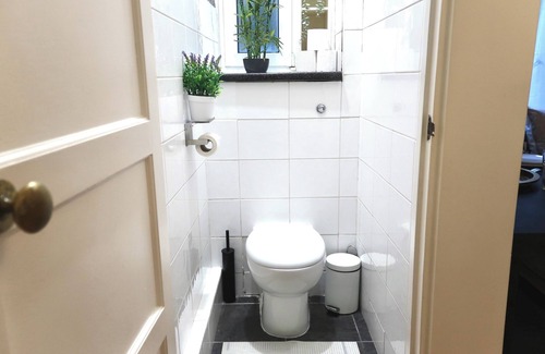 Barbican Apartamento | Stylish 3-Bed Getaway in London with City Views and walking distance to tube