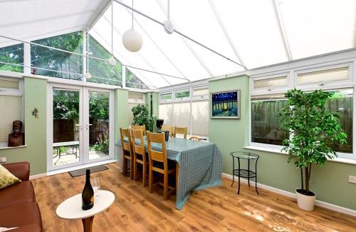 Canton Casa | Stylish 3-Bed Home in Canton wGarden Parking Pass The Keys