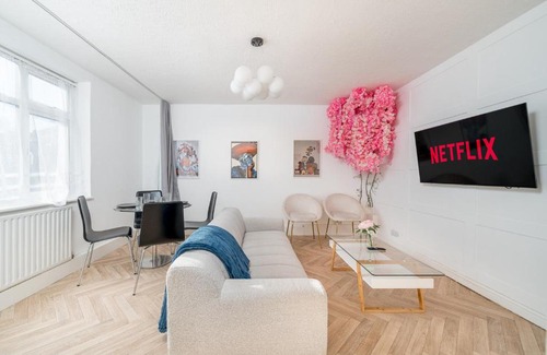 Lewisham Casa | Stylish 3 Bed Home with Gardens Fast Transport Links