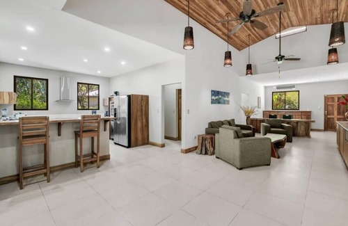 Potrero Casa | 3-BD Beauty 1 Block from Beach