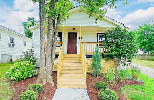 East Durham Casa | Stylish 3-bedroom home 9 min to Duke 20 min to UNC