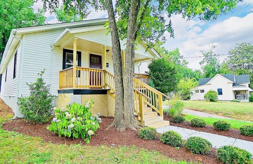 East Durham Casa | Stylish 3-bedroom home 9 min to Duke 20 min to UNC