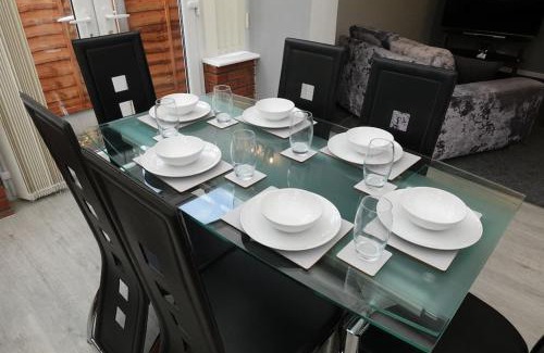Yardley Casa | Stylish 3 Bedroom House Near NEC, City Centre
