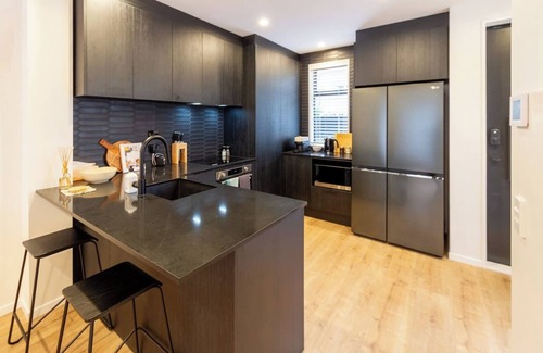 Merivale Casa | Stylish 3-Bedroom Home in Prime City with Garage