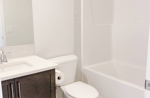 Cochrane Casa | Stylish 3 Bedroom Retreat in South Cochrane