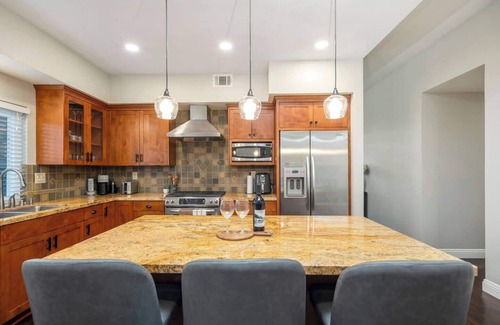 Rancho Penasquitos Casa | Stylish 3-bedroom Single story house with Dual EV Charger in sunny San Diego