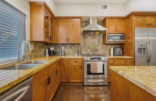 Rancho Penasquitos Casa | Stylish 3-bedroom Single story house with Dual EV Charger in sunny San Diego