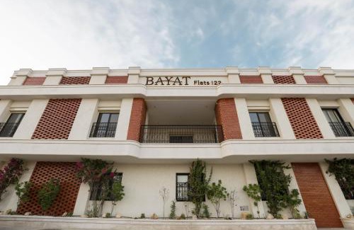 Qurtubah Apartamento | Stylish 3 Bedroom unit w Self Check In, Balcony and Luandary