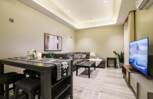 Qurtubah Apartamento | Stylish 3 Bedroom unit w Self Check In, Balcony and Luandary