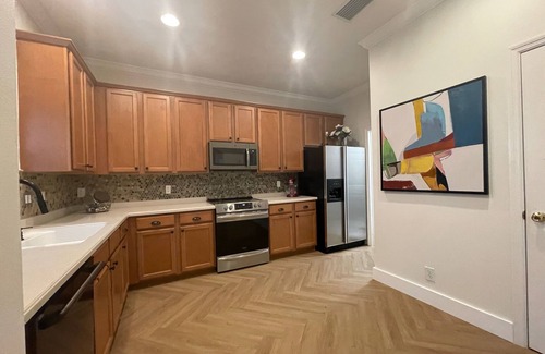 Gandy Casa | Stylish 3 bedroom 2.5 bath Venetian Bay Home awaits.