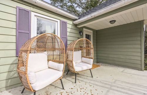 Wilmington Casa | Stylish 3 BR House: 1 King Bed. Centrally Located!