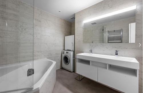 Prague 3 Apartamento | Stylish 3-Room Flat City Views