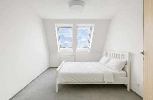 Prague 3 Apartamento | Stylish 3-Room Flat City Views