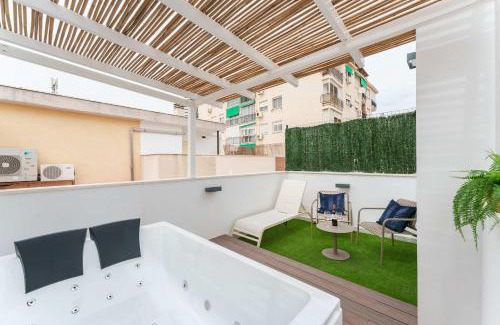El Molinillo Casa | Stylish 3BD with Rooftop Jacuzzi - Las Artes