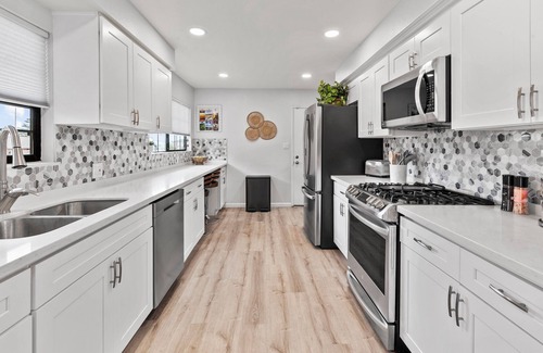 Grover Beach Casa | Stylish 3bdrm, 3 bath home in Grover Beach, Sleeps 10, close to everything