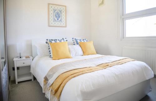 Watford Casa | Stylish 3Bed House with Garden, near Stations, London & Harry Potter studios, great for families and contractors
