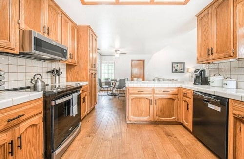Raisin Casa | Stylish 3BR/2BA with Pool