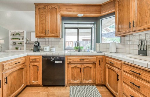 Raisin Casa | Stylish 3BR/2BA with Pool
