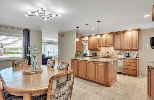 Scottsdale Estates Ten Casa | Stylish 3BR/3BA Retreat w/ Private Spa, 2miles to Old Town