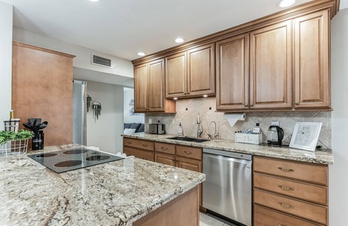 Scottsdale Estates Ten Casa | Stylish 3BR/3BA Retreat w/ Private Spa, 2miles to Old Town
