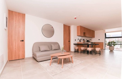San Diego Apartamento | Stylish 3BR Apt in El Poblado w/Jacuzzi & Cowork