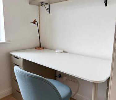 Canton Casa | Stylish 3BR Cardiff Home Balcony, Garden, Free Parking and EV Charging