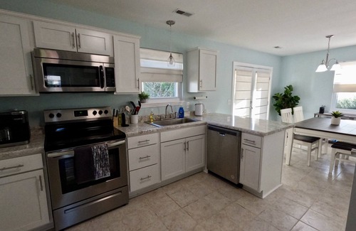 Murraysville Casa | Stylish 3BR Home - 15 min from beach or downtown