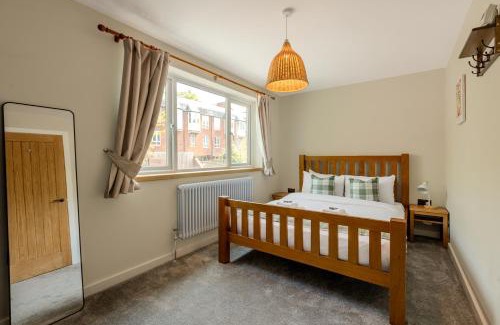 Ferndale Casa | Stylish 3BR Home by Clapham Common with Parking