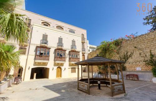 St. Julian's Apartamento | Stylish 3BR home in the centre of St Julian with Wifi by 360 Estates