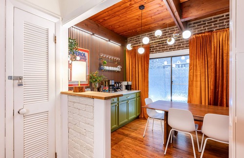 Park West Casa | Stylish 3BR Lincoln Park Townhouse, Rooftop Deck & King Suite