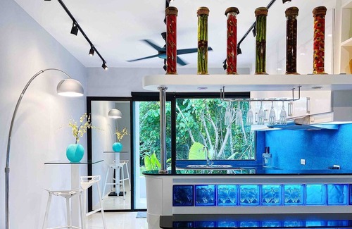 Sa Khu Casa | Elegante villa de 3 habitaciones a pie de la hermosa piscina compartida de la playa