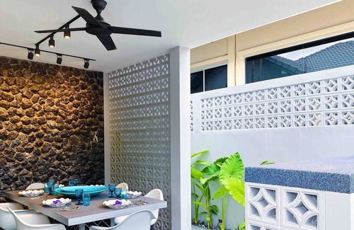 Sa Khu Casa | Elegante villa de 3 habitaciones a pie de la hermosa piscina compartida de la playa