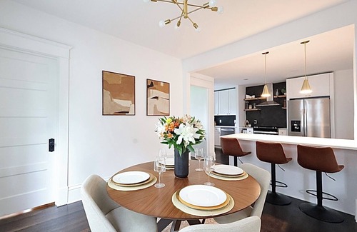 Merriam Park Casa | Stylish 3BR Retreat on Selby Ave/Walk to Cafés, Near MOA, Airport & Colleges