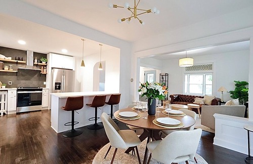 Merriam Park Casa | Stylish 3BR Retreat on Selby Ave/Walk to Cafés, Near MOA, Airport & Colleges