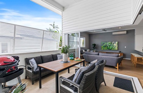 Camp Hill Apartamento | Stylish 3BR Townhouse CampHill - WiFi, Parking
