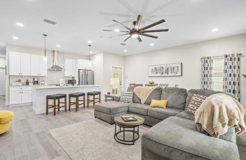 Ybor City Casa | Stylish 3BR Ybor Oasis w - Pvt - Pool and workspace