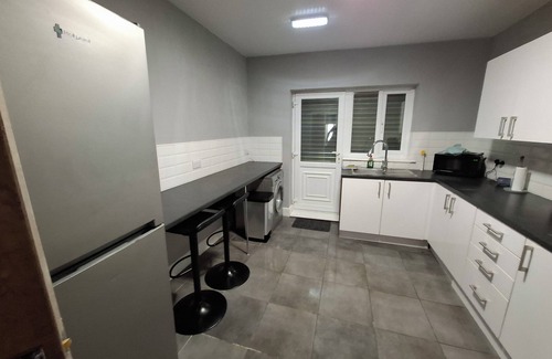 Sunderland Casa | Stylish 4-Bed with Sauna/Jacuzzi City Centre Location near Stadium of Light