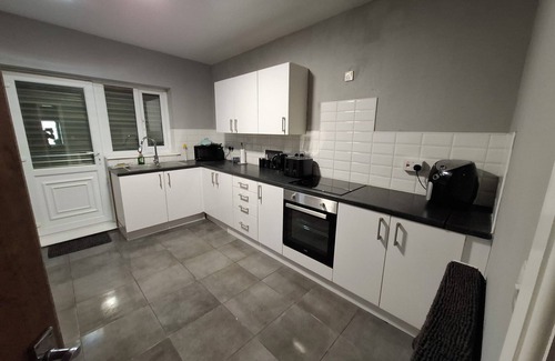 Sunderland Casa | Stylish 4-Bed with Sauna/Jacuzzi City Centre Location near Stadium of Light