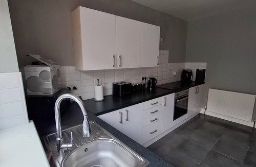 Sunderland Casa | Stylish 4-Bed with Sauna/Jacuzzi City Centre Location near Stadium of Light