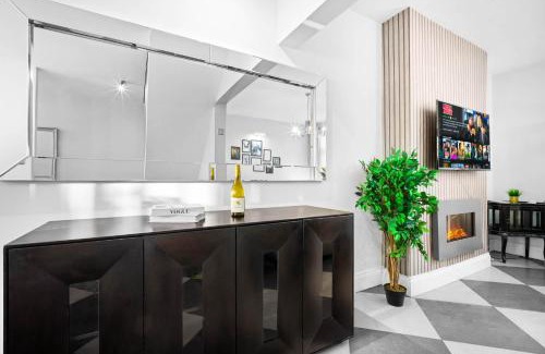 Birmingham Casa | Stylish 4 Bedroom Townhouse - Edgbaston - Near Birmingham City Centre - Sleeps 8 - Parking - 578P