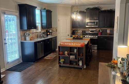 Southeast Raleigh Casa | Stylish 4 BR Oasis With Pool Close To Downtown Fun
