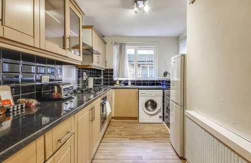 Kennington Casa | Lovely 4bed House w/garden, 1 stop to Waterloo