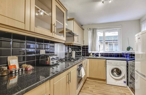 Kennington Casa | Lovely 4bed House w/garden, 1 stop to Waterloo