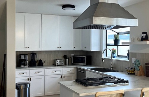 Buena Park Casa | Stylish 4BR 30 days+ Central To All of LA and OC